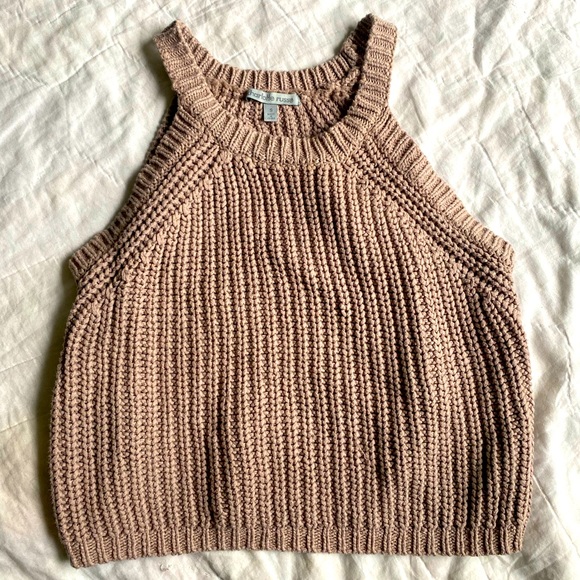 Charlotte Russe Tops - 🌸Crochet Crop Top🌸